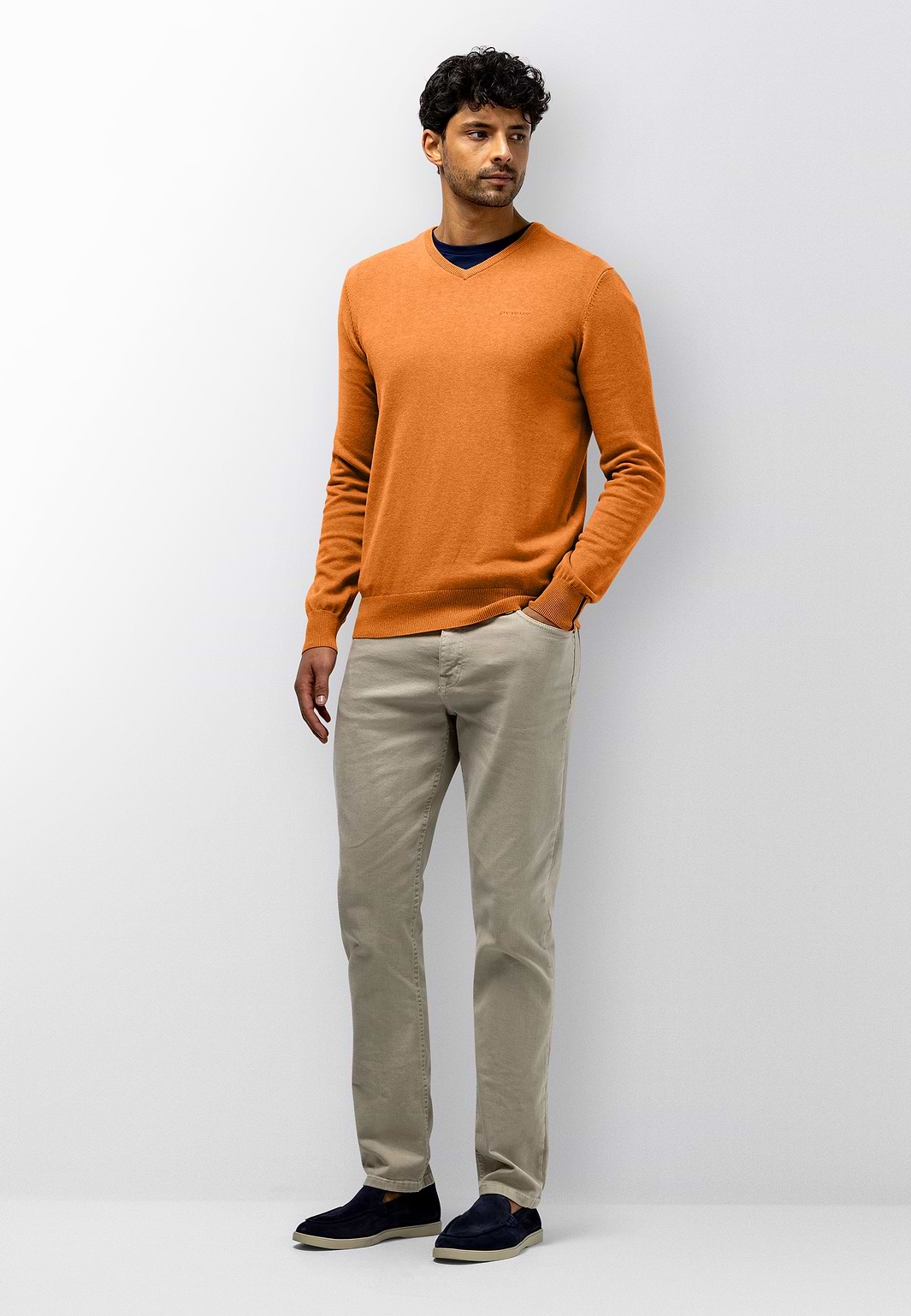 Fijngebreide-V-hals-trui