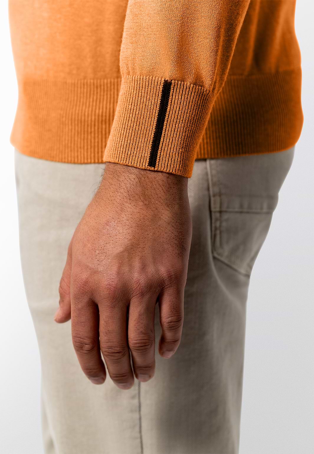 Fijngebreide-V-hals-trui