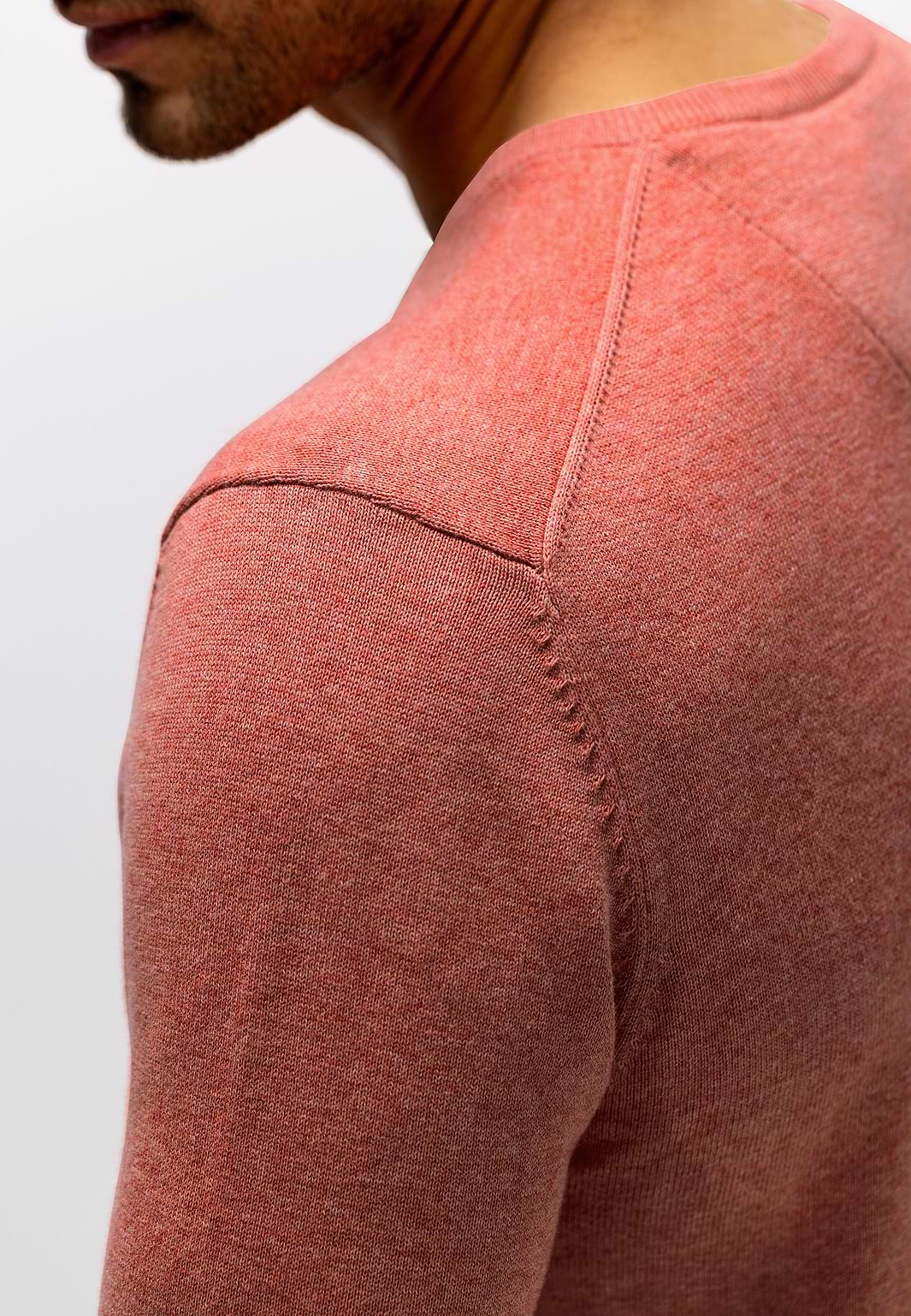 Fijngebreide-V-hals-trui