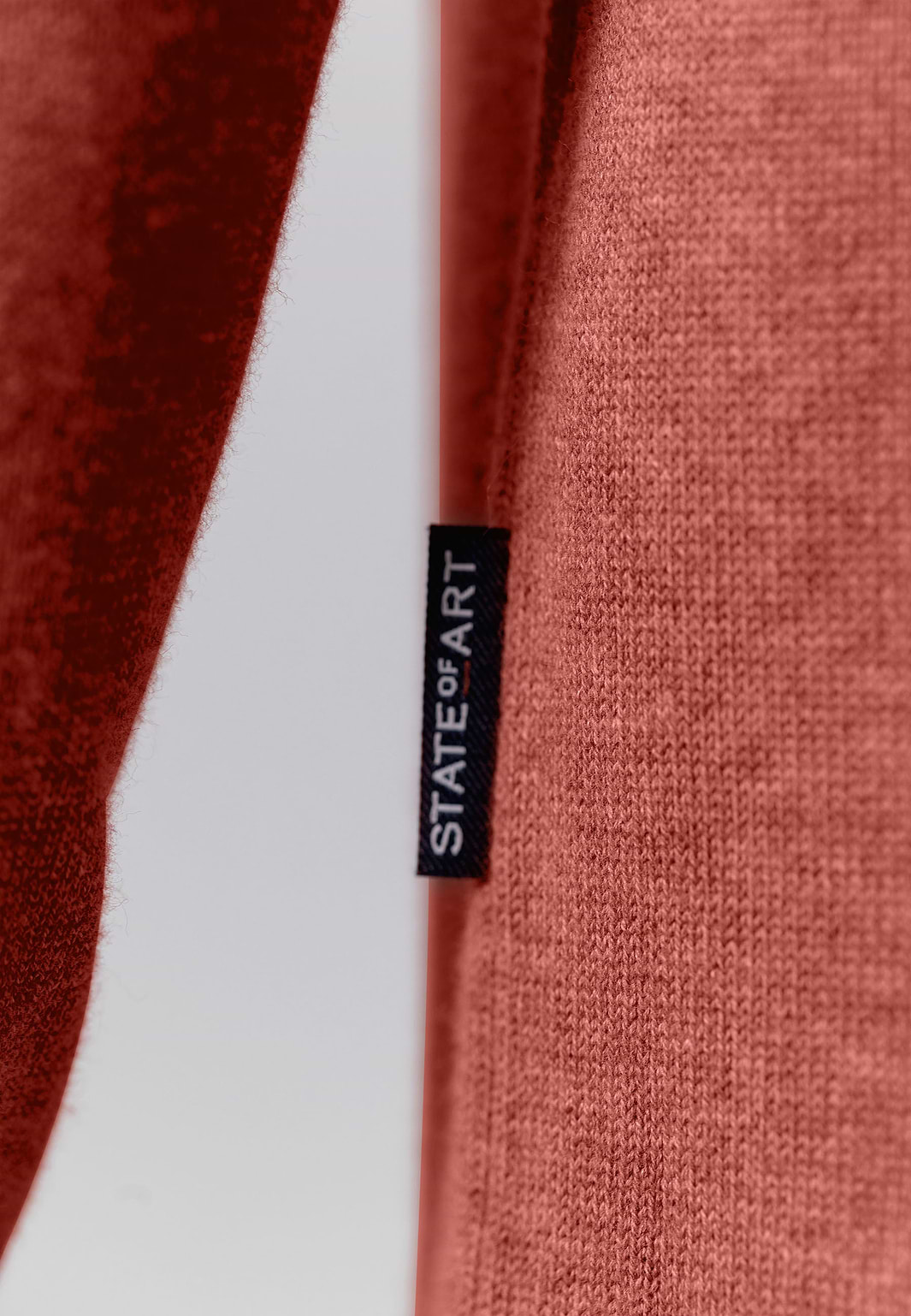 Fijngebreide-V-hals-trui