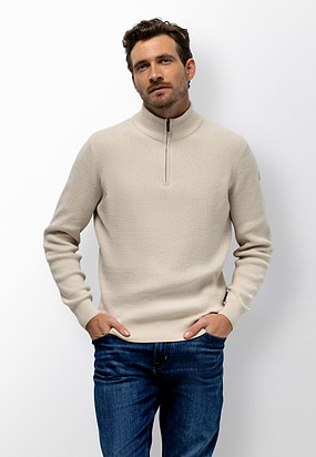 Ribgebreide-trui-met-blinde-halve-rits