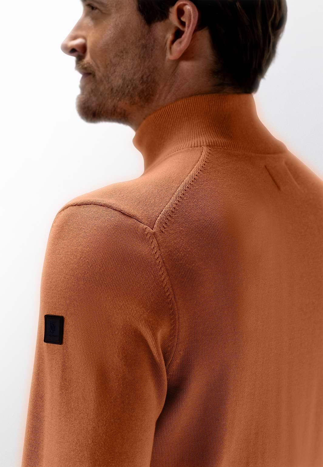 Fijngebreide-trui-met-halve-rits