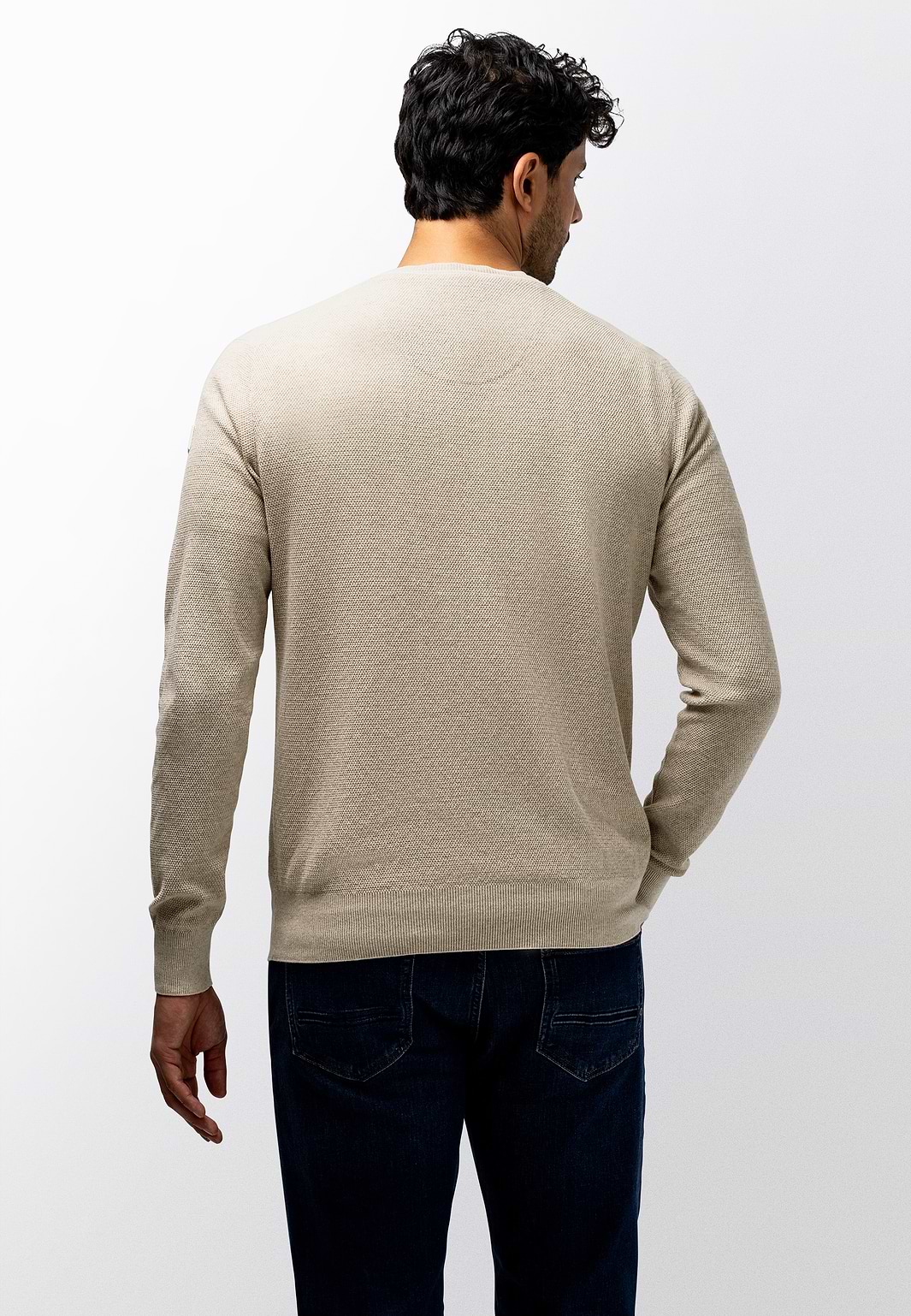 Trui-van-katoen-met-V-hals