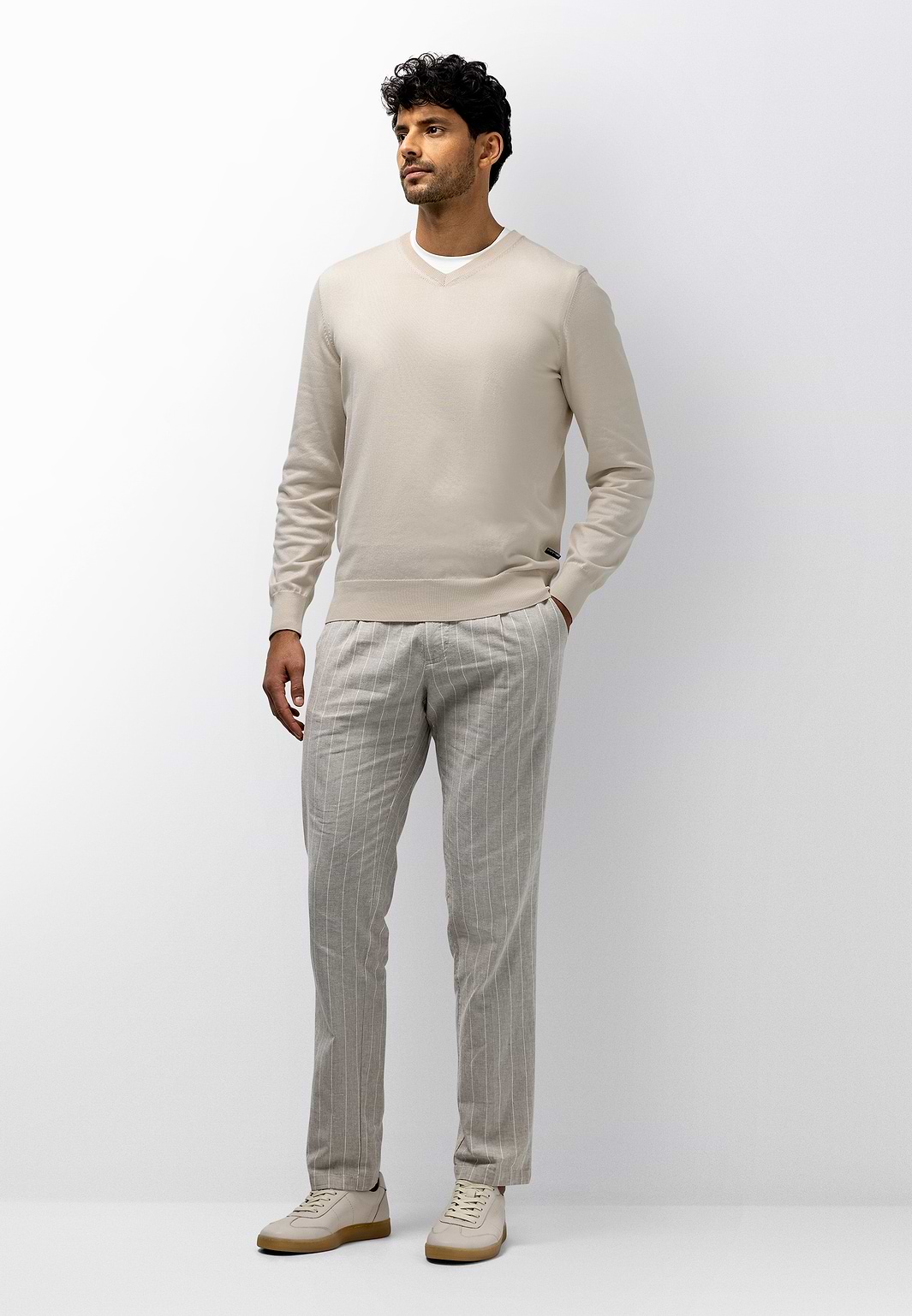 Fijngebreide-V-hals-trui