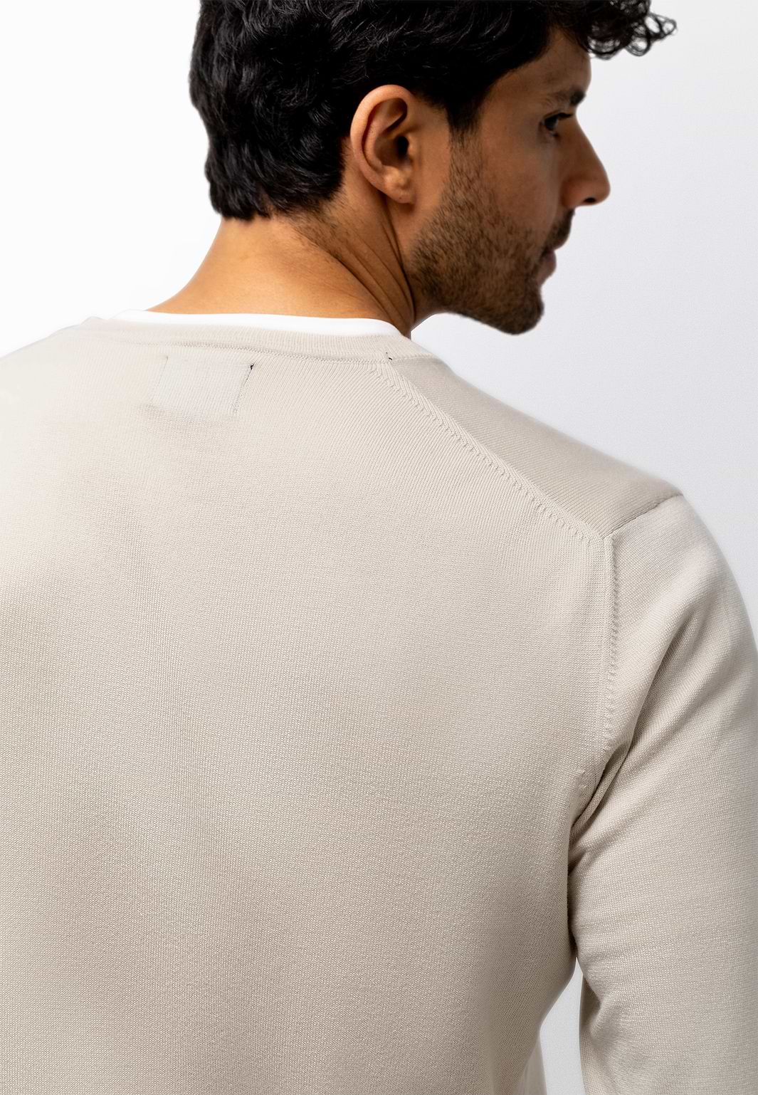 Fijngebreide-V-hals-trui