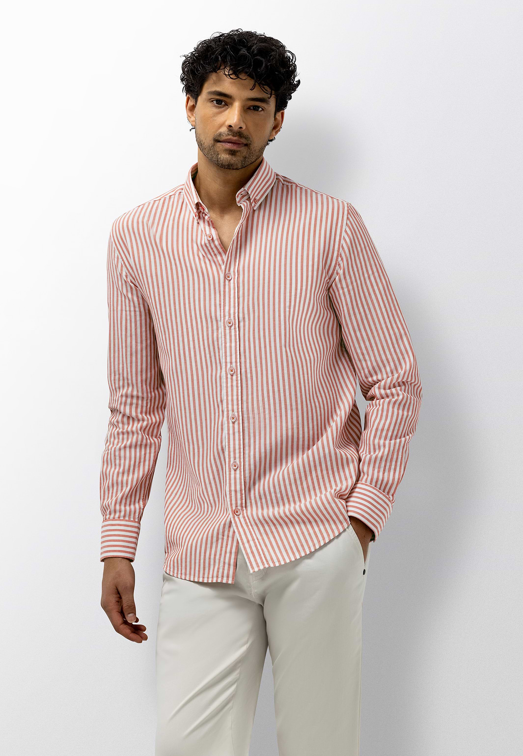 Gestreept-overhemd-van-biologisch-katoen