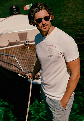 T-shirt-met-print-op-borst-en-rug