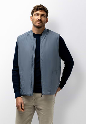 Lichtgewicht-bodywarmer-met-bomberkraag