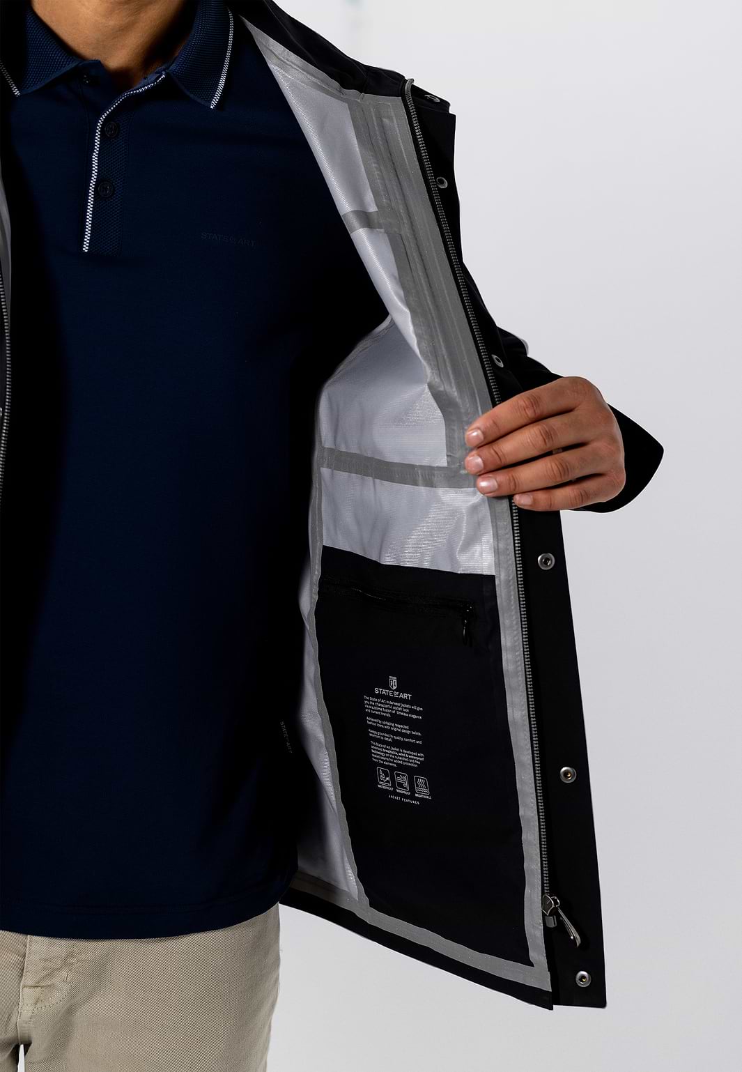 Parka-met-capuchon-en-ritszakken