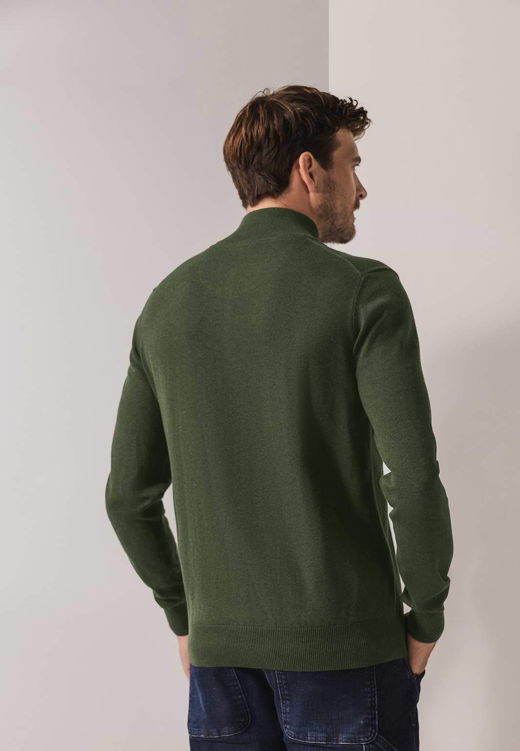 Pull-avec-fermeture-zippée-courte