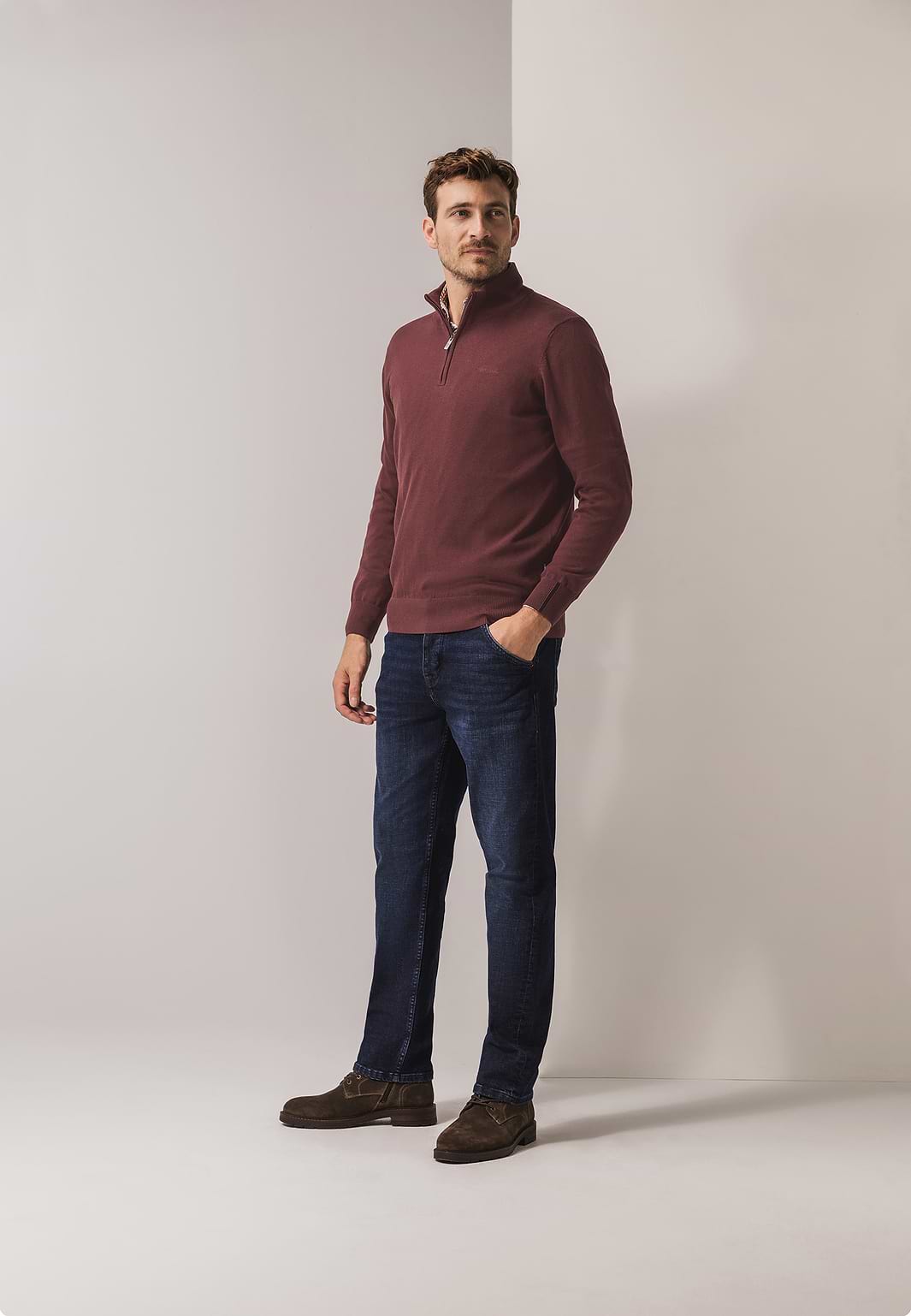 Pull-avec-fermeture-zippée-courte