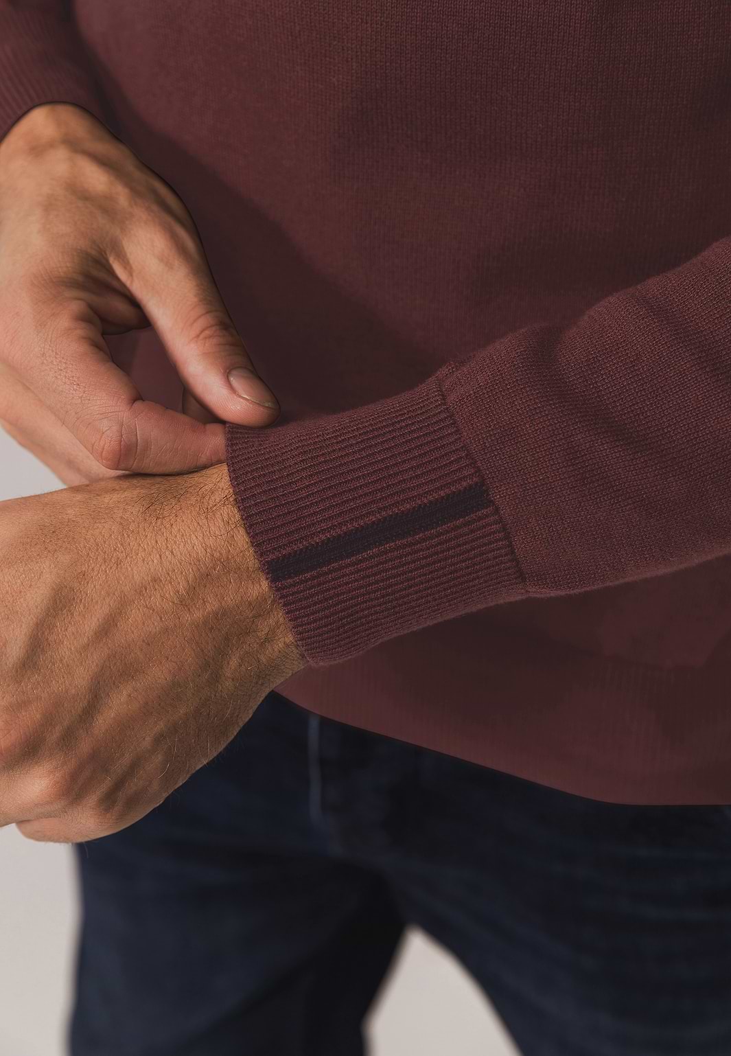 Pull-avec-fermeture-zippée-courte