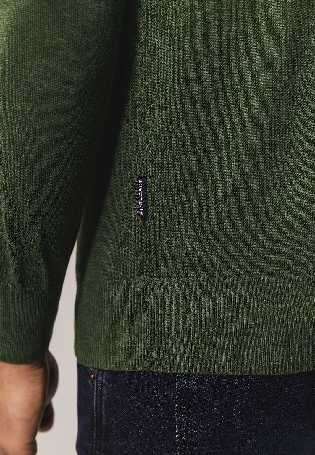 Pull-à-col-roulé-coupe-classique-en-coton