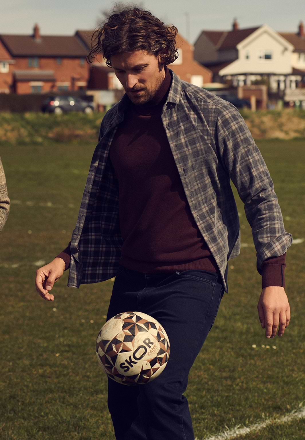 Pull-à-col-roulé-coupe-classique-en-coton