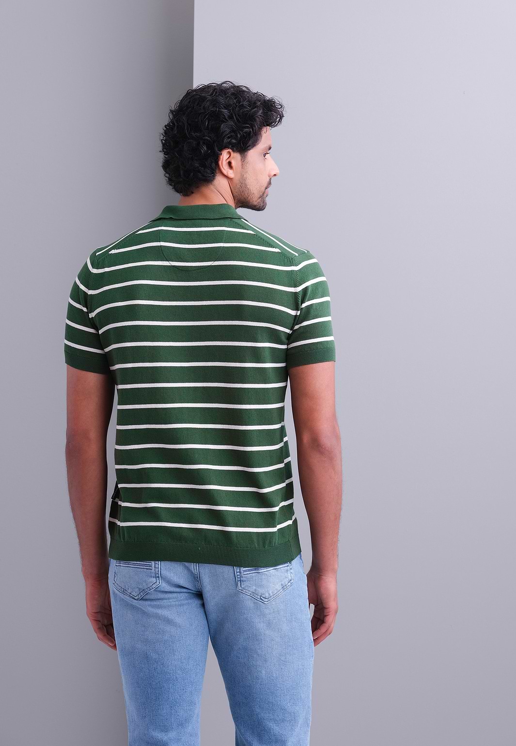 Gebreide-polo-met-streepmotief