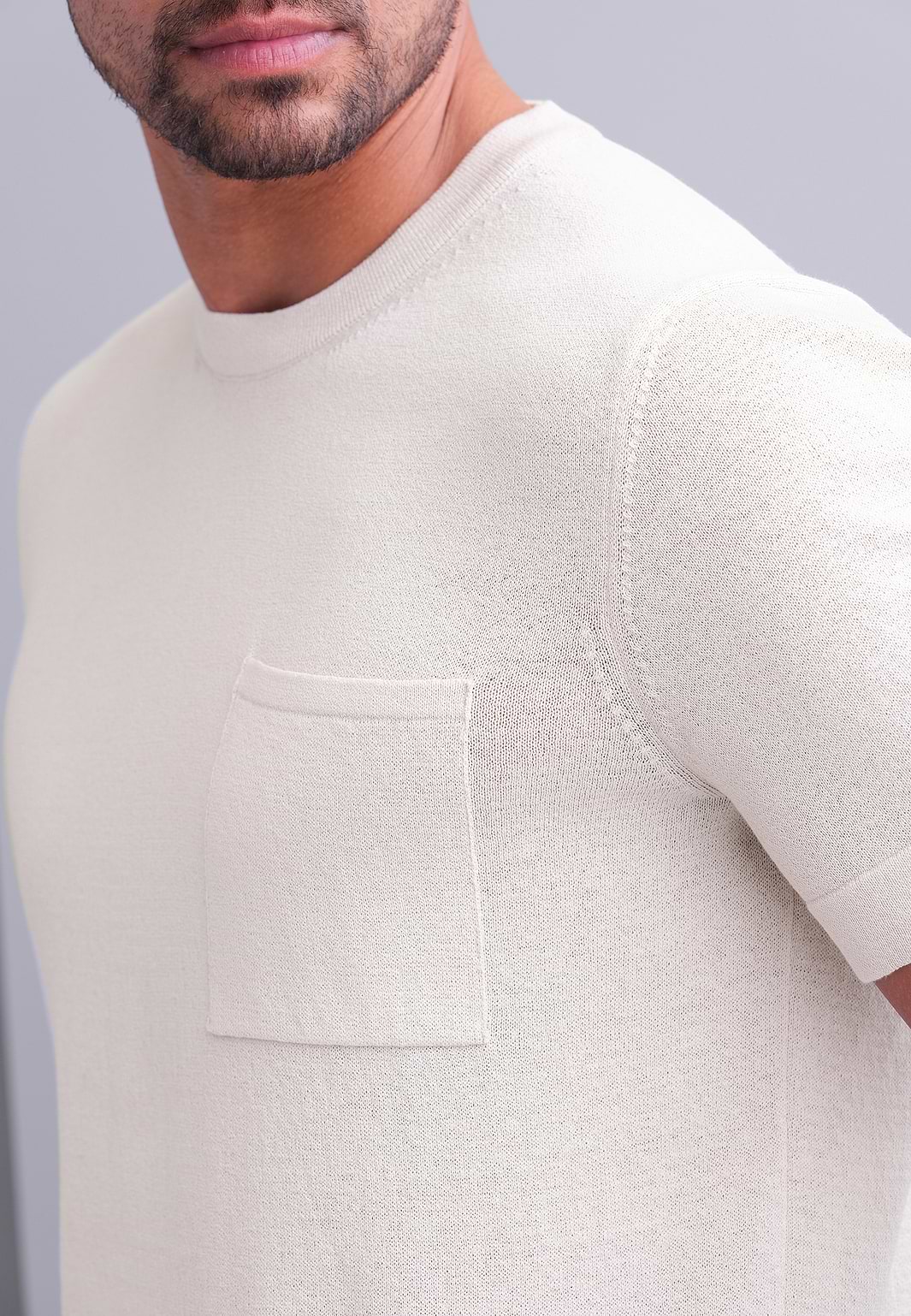 Gebreid-T-shirt-met-borstzak