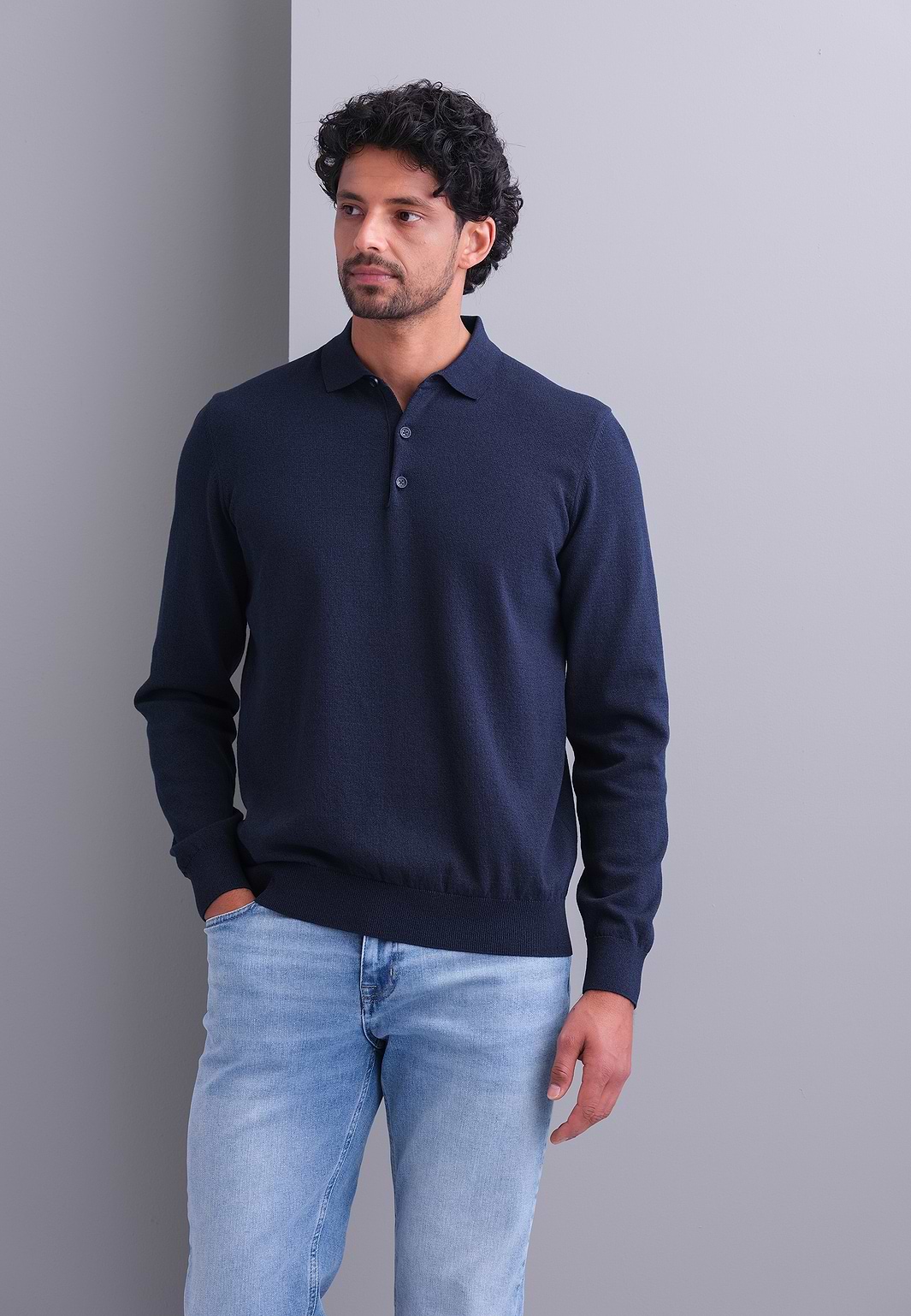 Gebreide-polo-van-een-katoenmix