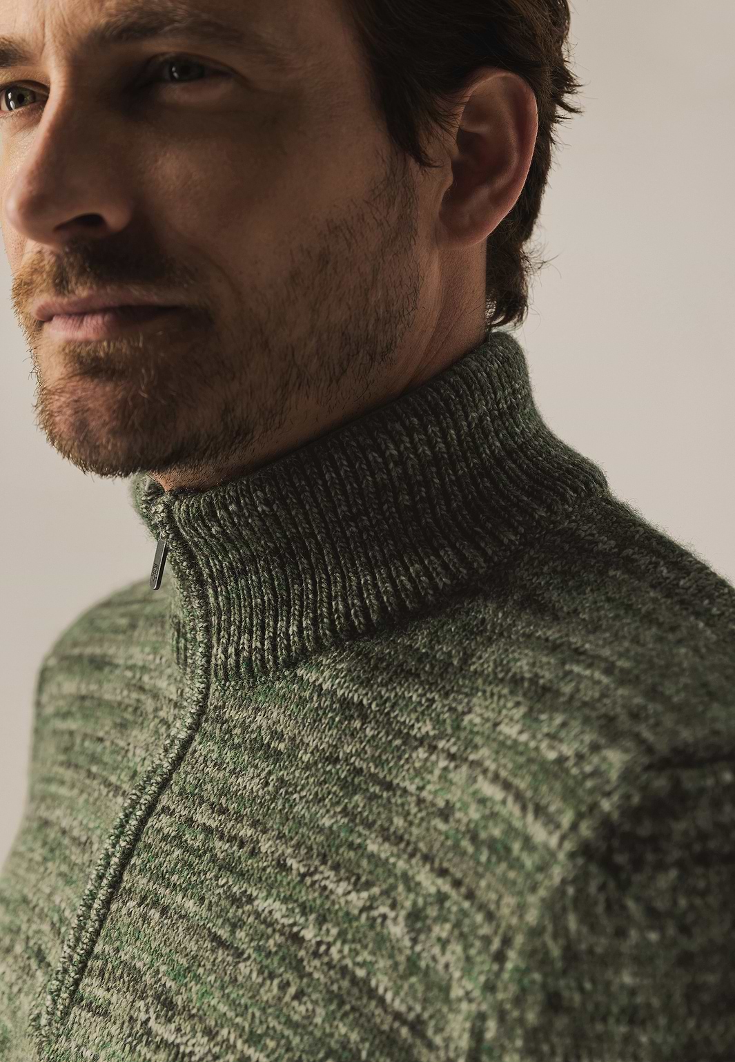 Pull-chiné-avec-fermeture-zippée-courte