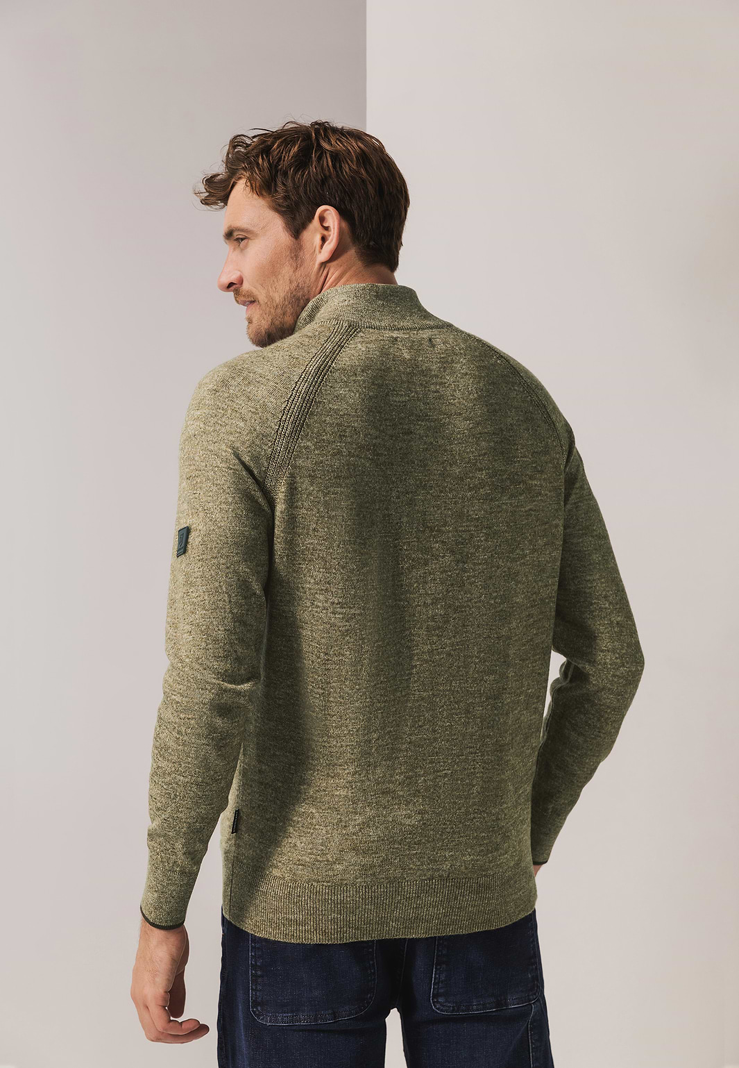 Pull-avec-manches-raglan