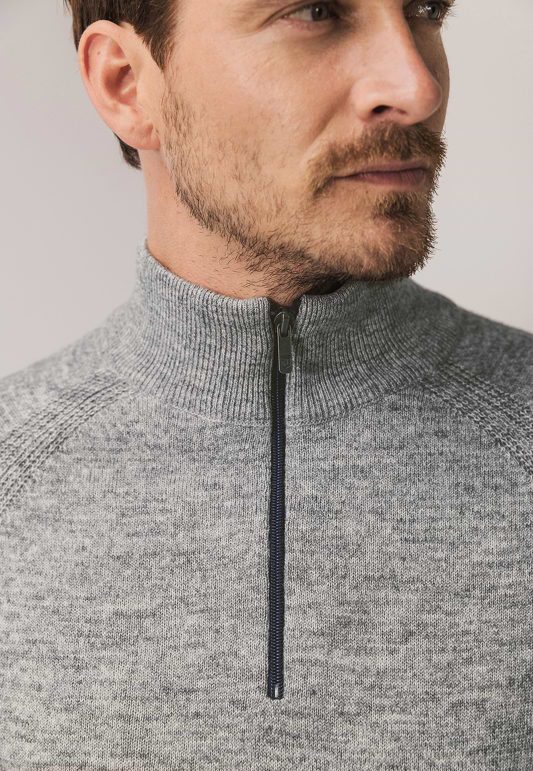 Pull-avec-manches-raglan