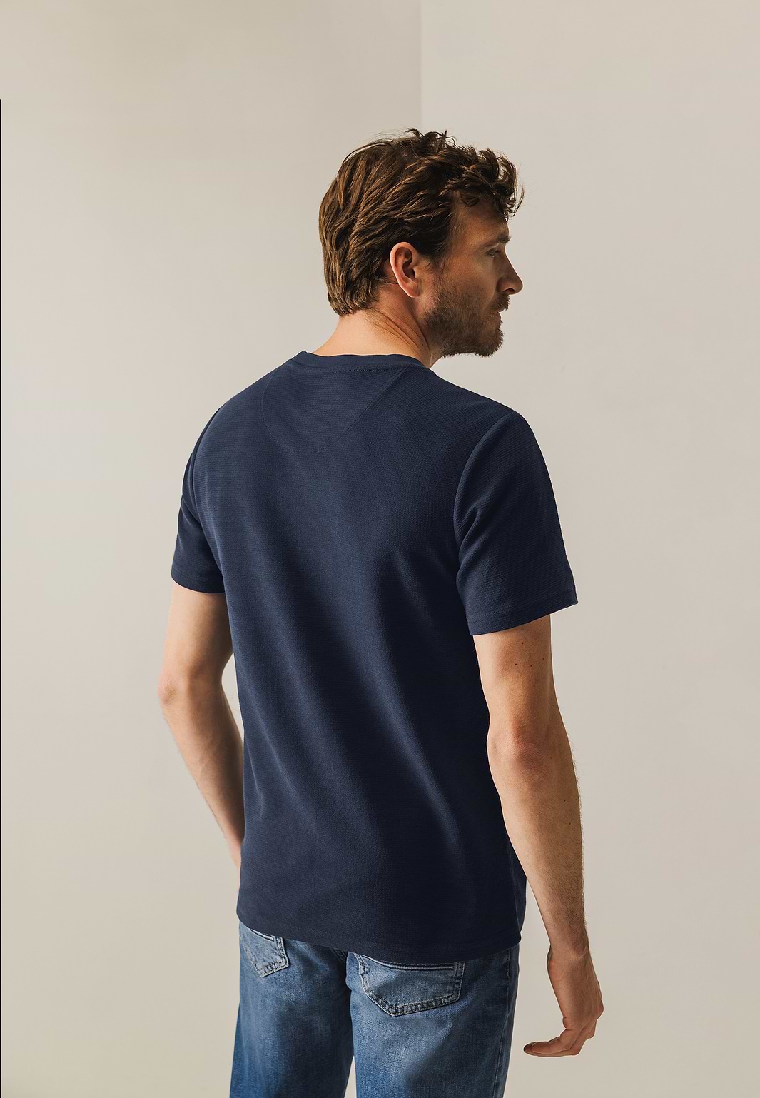 Ronde-hals-T-shirt-met-structuurpatroon