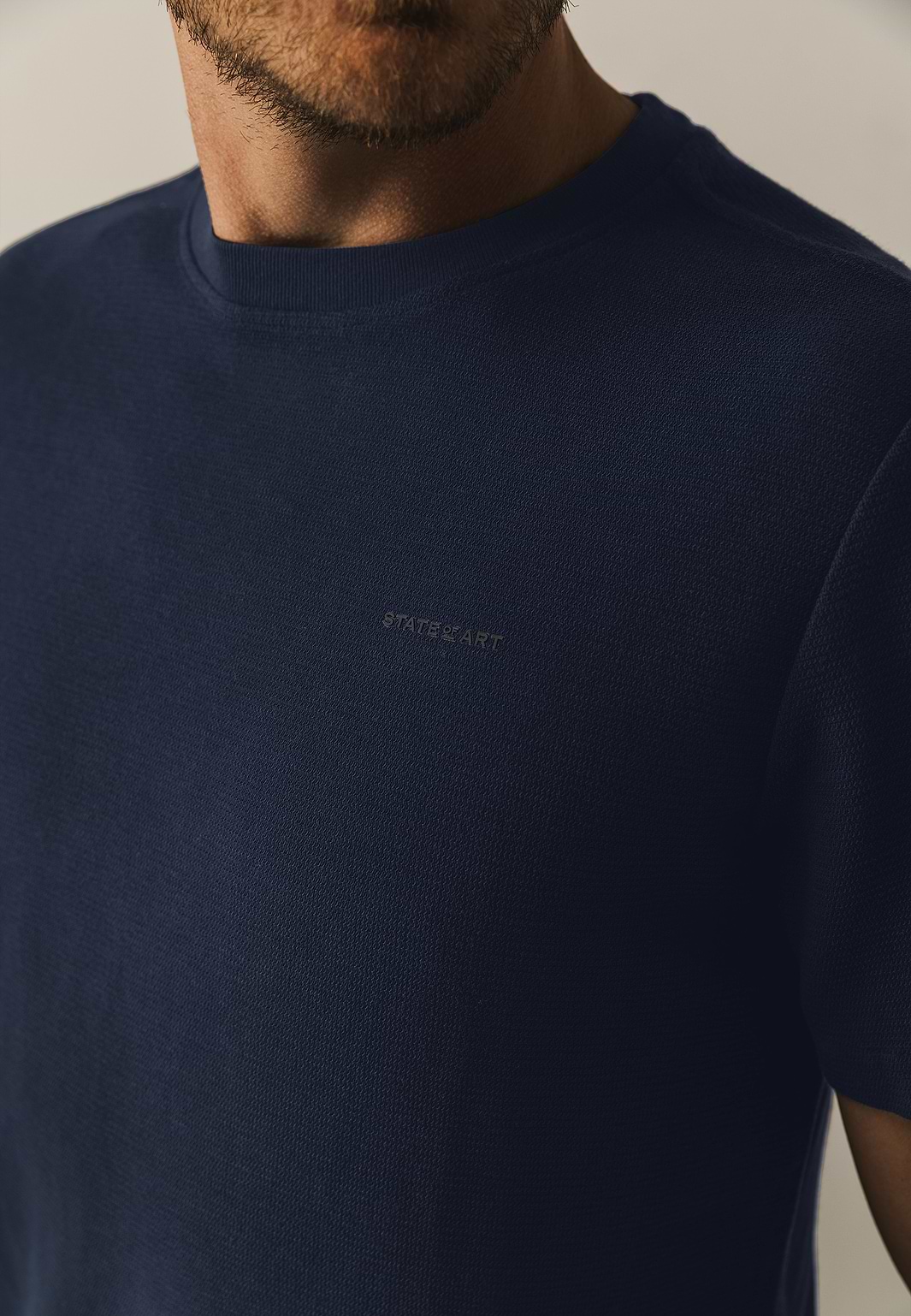 Ronde-hals-T-shirt-met-structuurpatroon