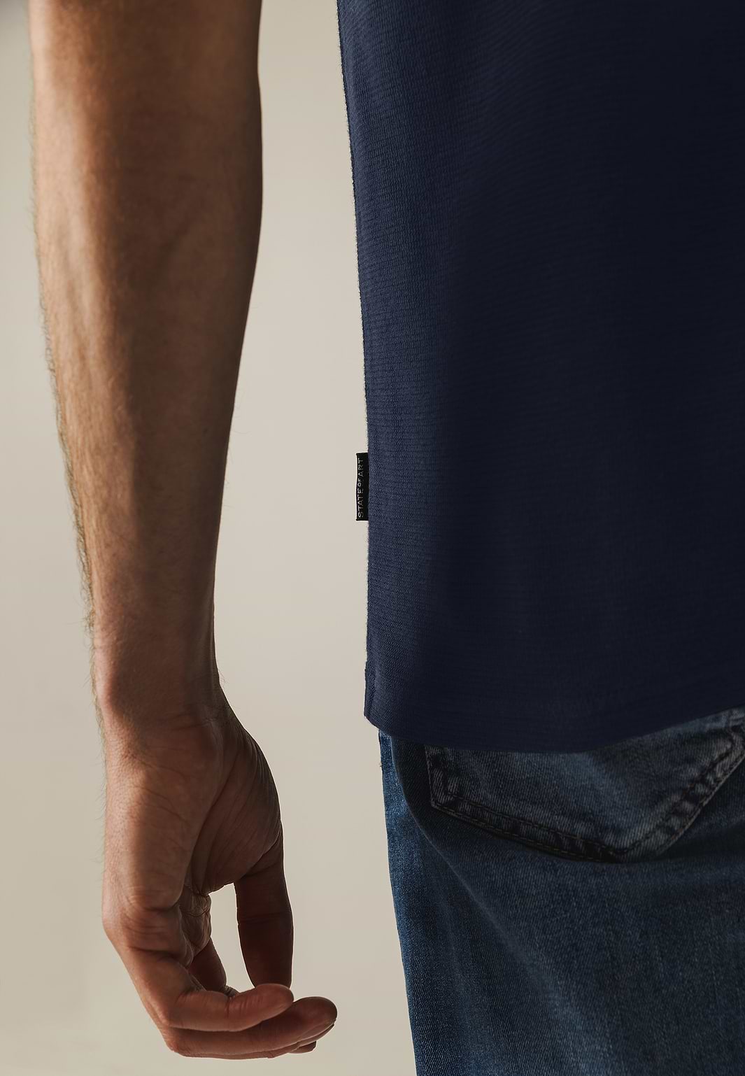 Ronde-hals-T-shirt-met-structuurpatroon