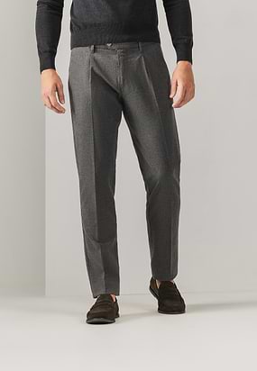 NAVIGATOR-chino-in-stretchstof-met-bandplooien