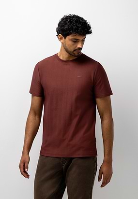 T-shirt-met-visgraatpatroon