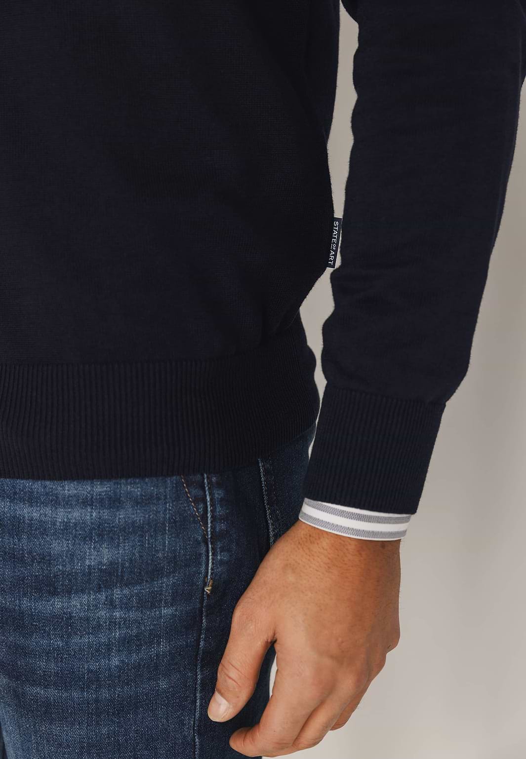 ESSENTIALS-trui-met-ronde-hals