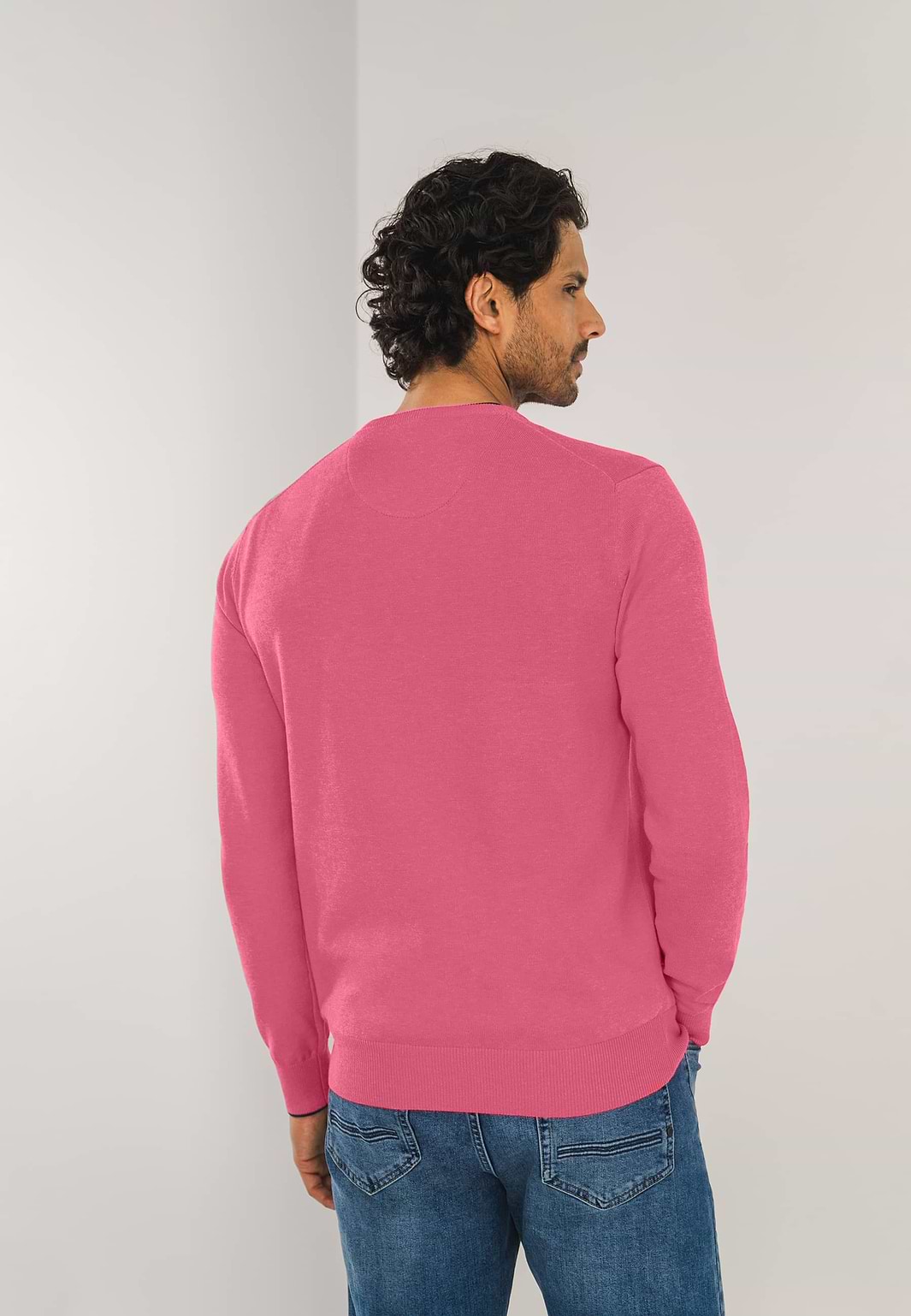 Basis-trui-met-V-hals
