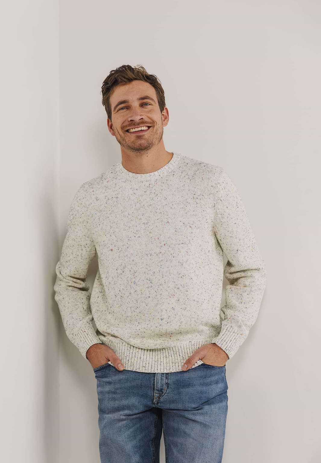 Crew-neck-jumper-with-tweed-yarn