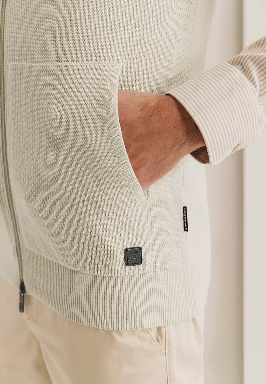 Gebreid-gilet-met-ritssluitng