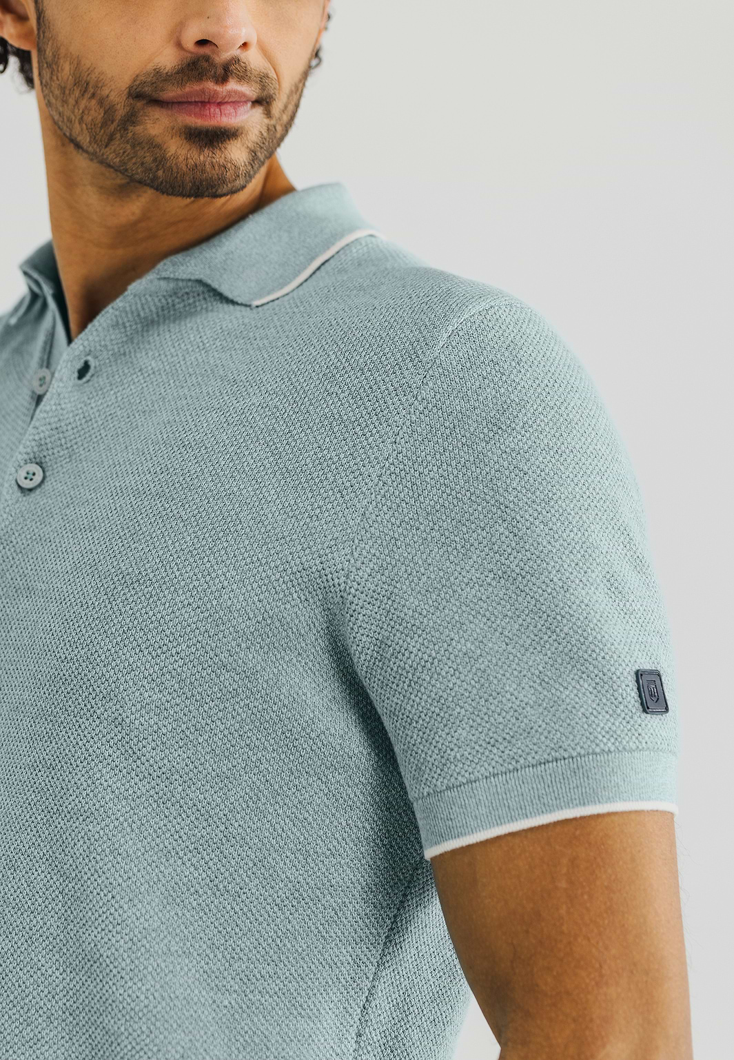 Gebreide-polo-met-rijstkorrelpatroon