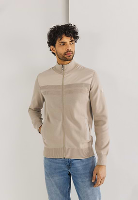 Vest-met-nylon--en-ribdetails