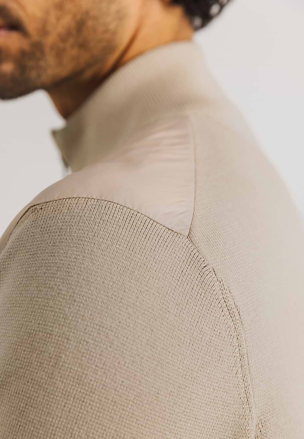 Vest-met-nylon--en-ribdetails