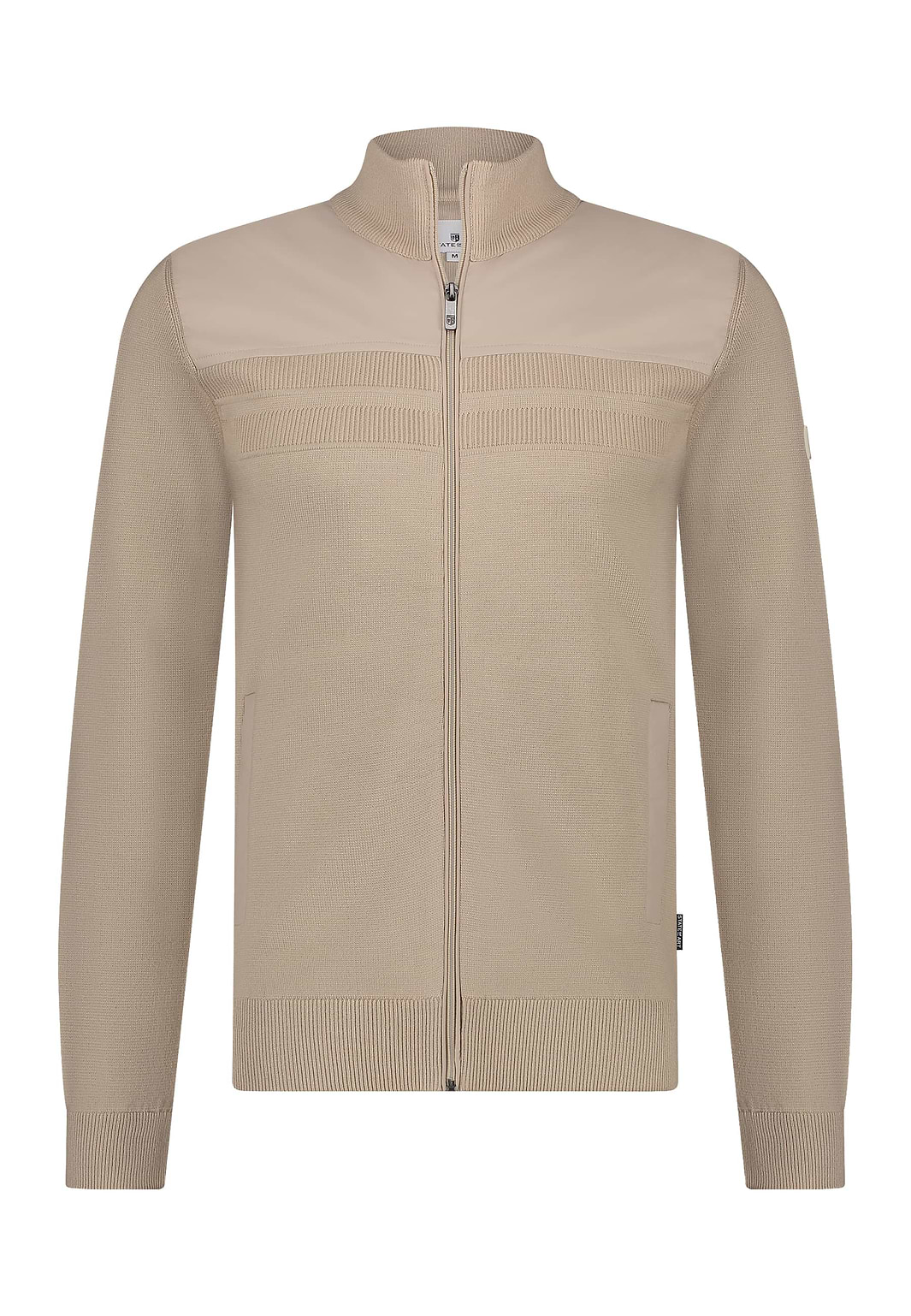 Vest-met-nylon--en-ribdetails