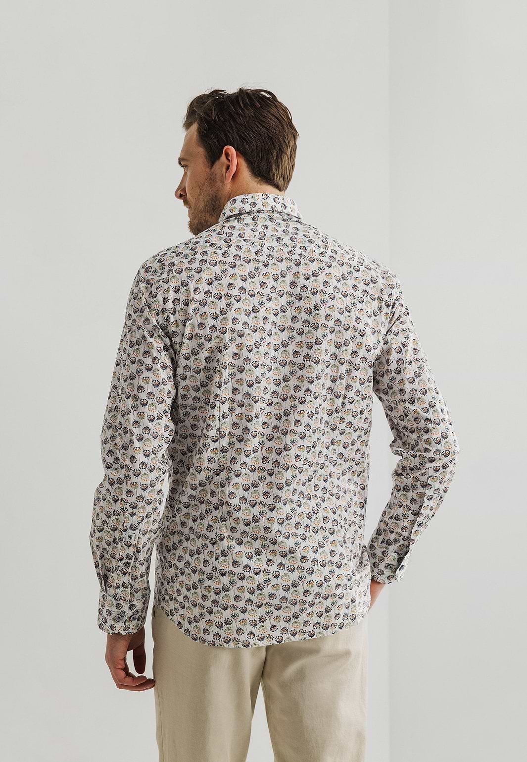 Button-down-overhemd-met-borstzak
