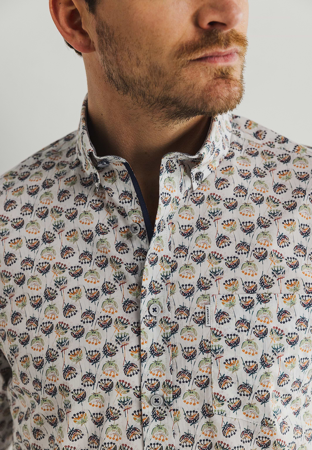 Button-down-overhemd-met-borstzak