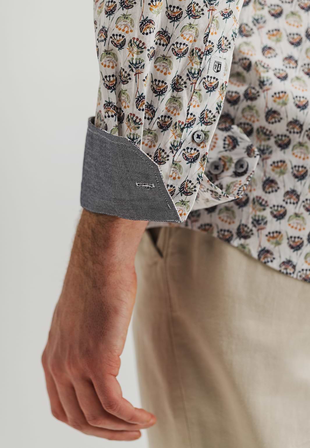 Button-down-overhemd-met-borstzak