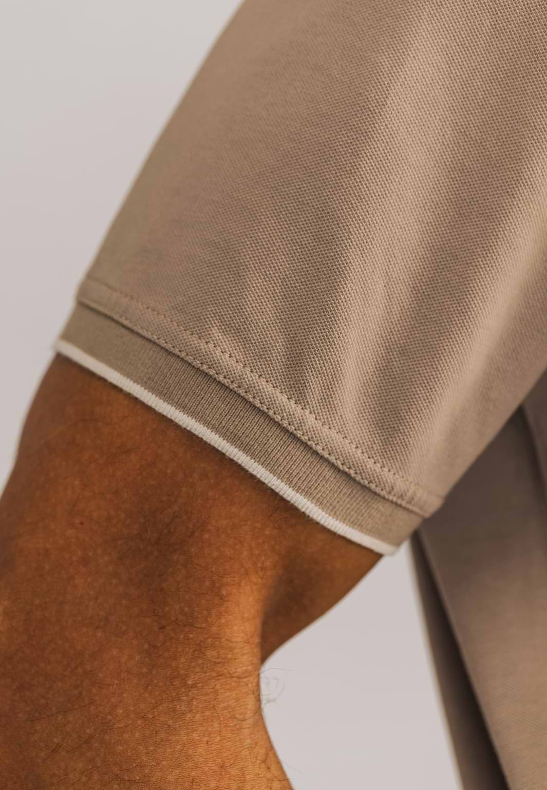 Piqué-polo-met-streepdetails