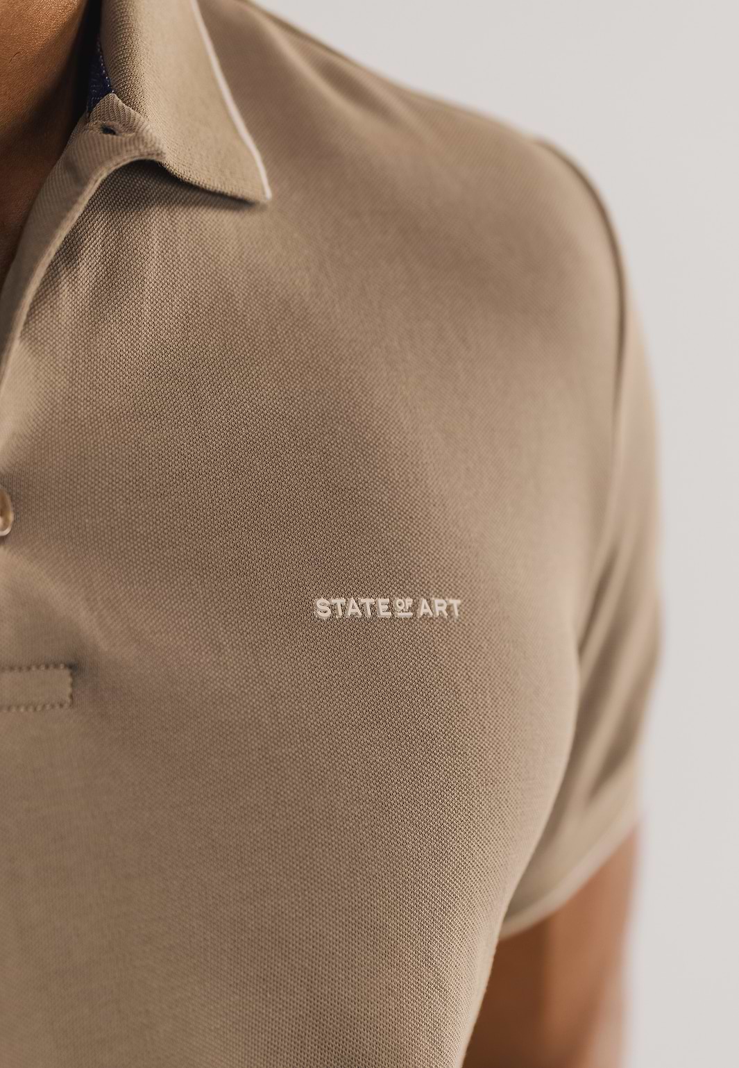 Piqué-polo-met-streepdetails