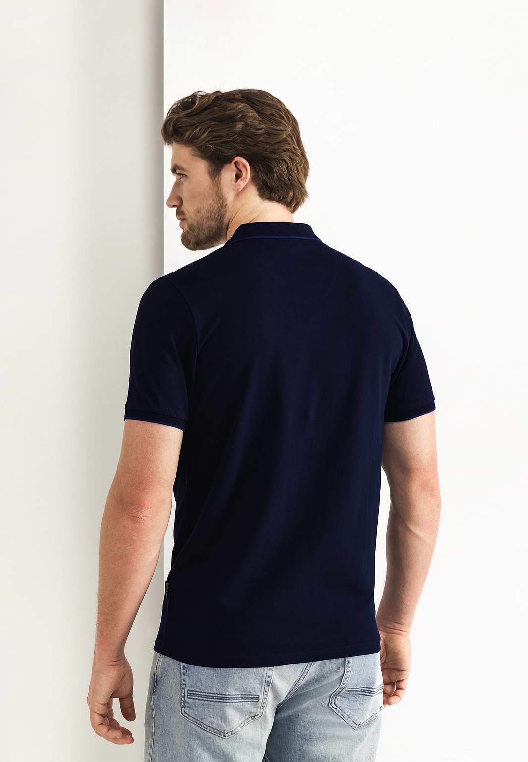 Piqué-polo-met-streepdetails