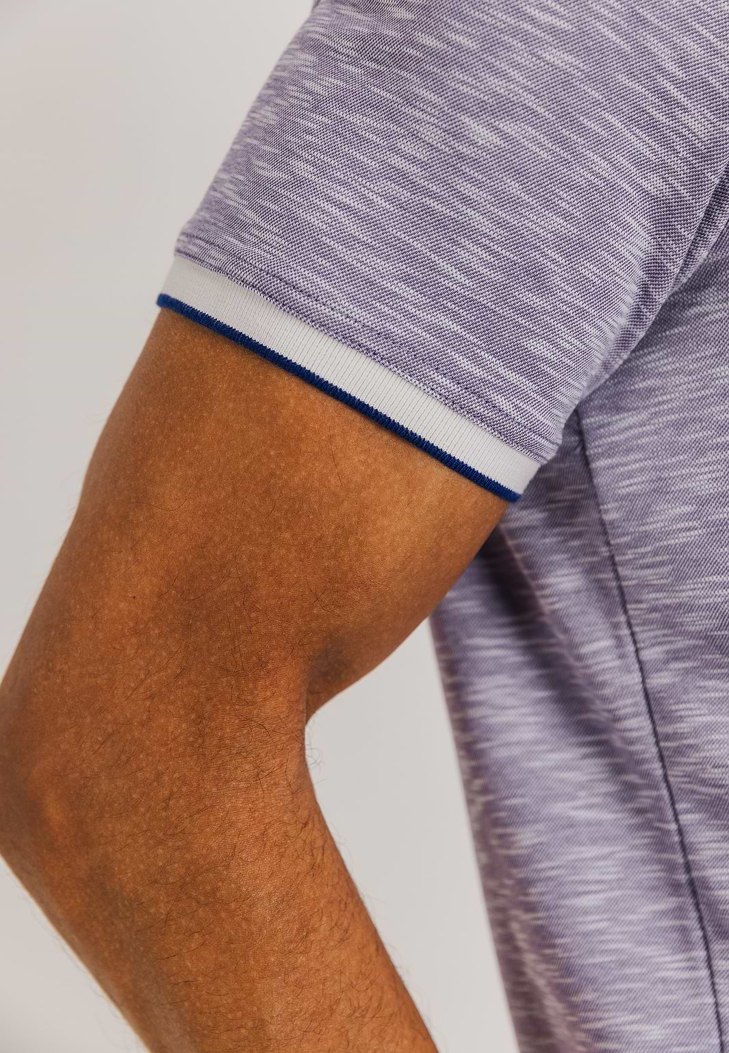 Gemêleerde-polo-met-streepdetails