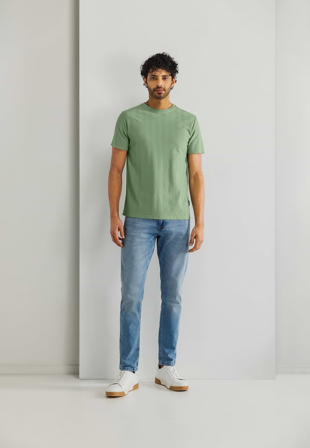 T-shirt-met-visgraatpatroon
