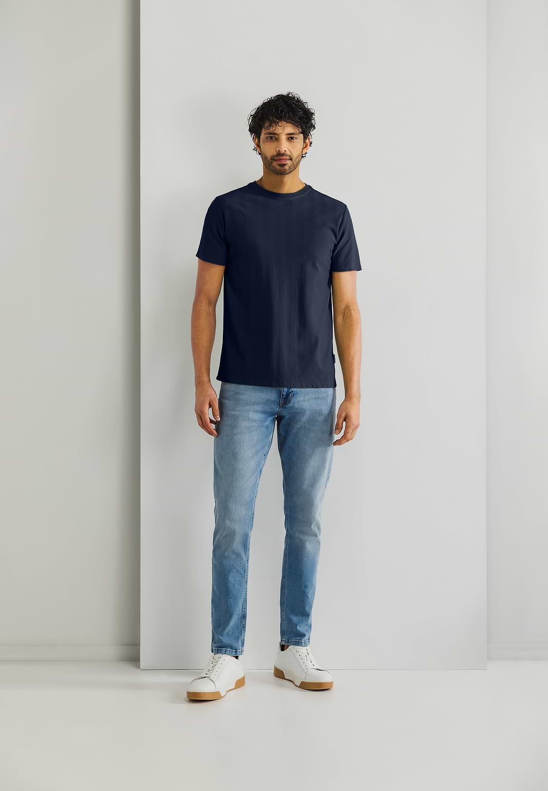 T-shirt-met-visgraatpatroon
