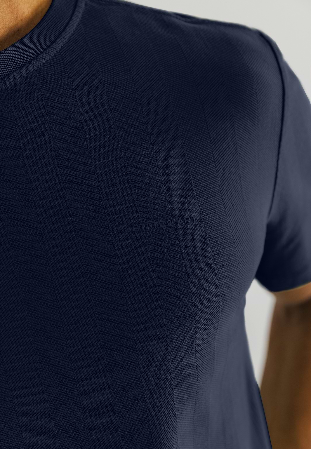 T-shirt-met-visgraatpatroon
