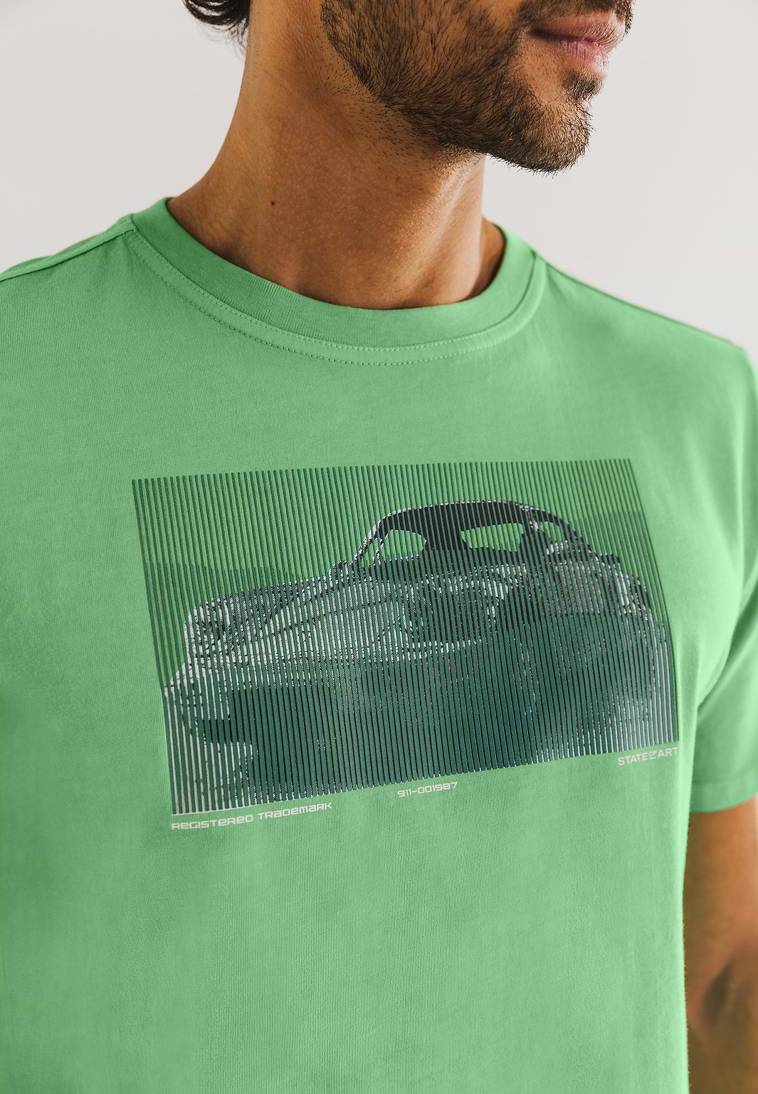 T-shirt-with-chest-print