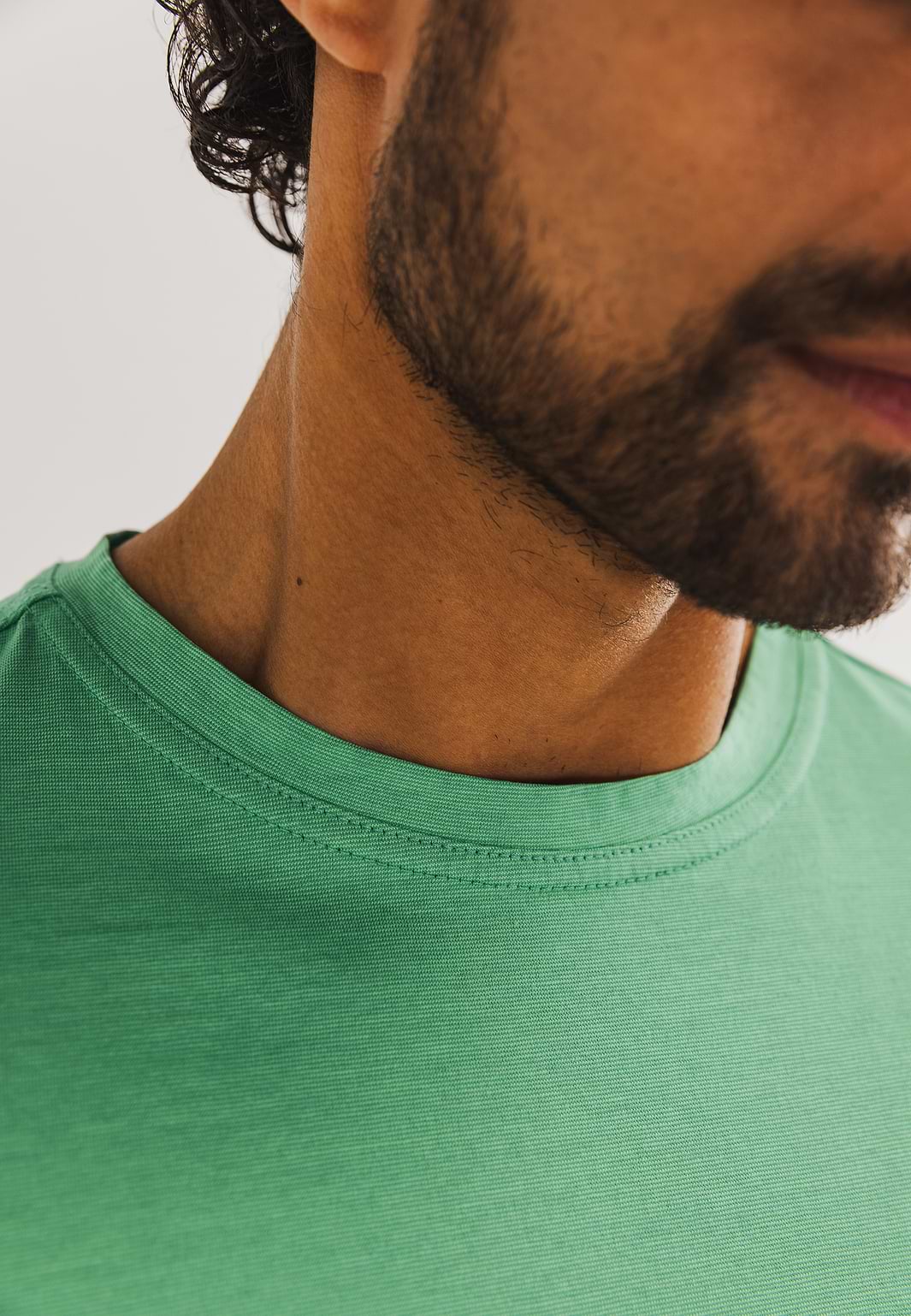T-shirt-with-fine-stripe-and-chest-pocket