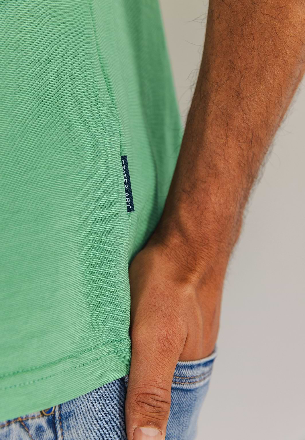 T-shirt-with-fine-stripe-and-chest-pocket